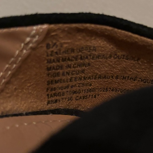 Merona Elegant Black Suede Heels - Picture 4 of 5